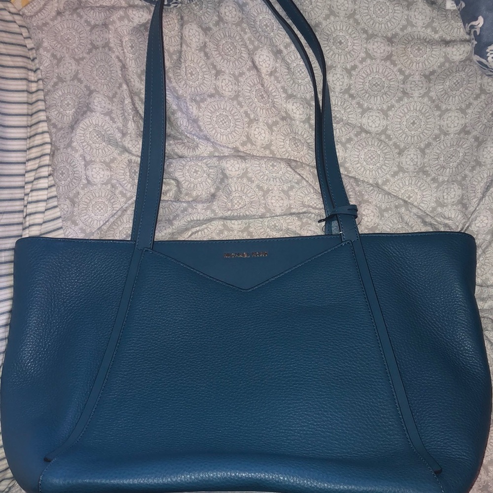 Top zip tote
